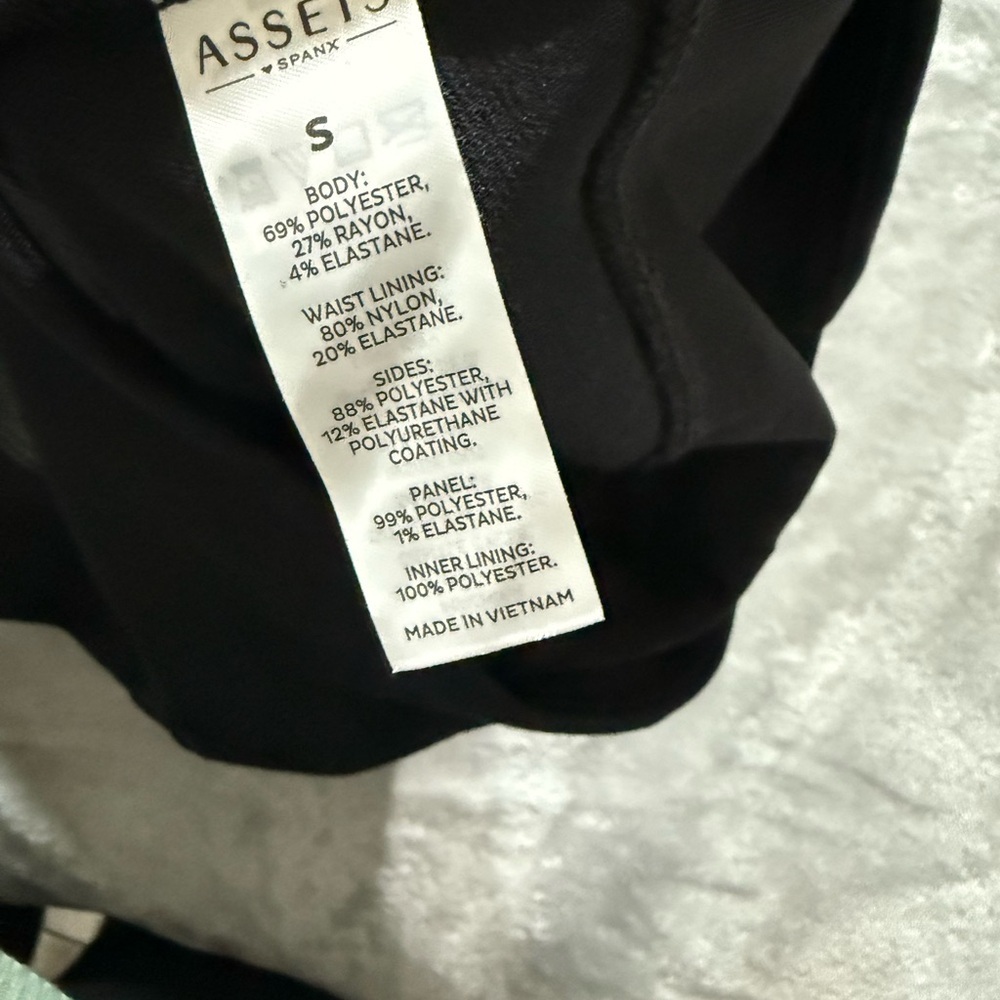 Spanx Black Faux Leather Leggings - Picture 2 of 2